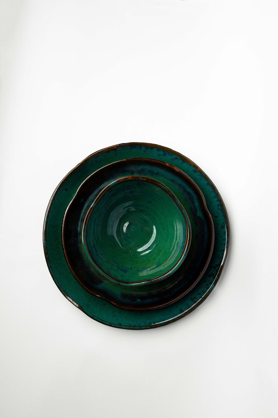 Set of 3 pottery plates in 4 colors