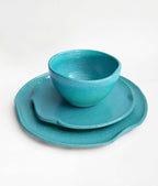 Set of 3 pottery plates in 4 colors