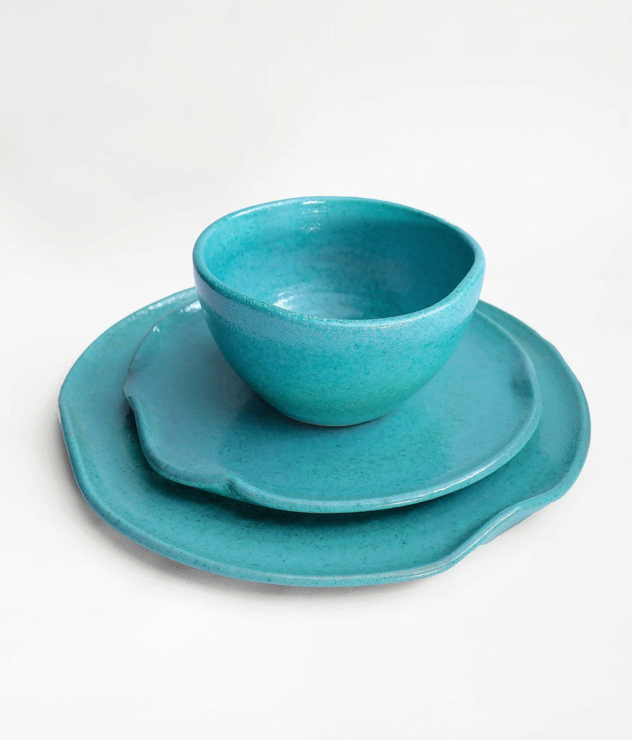 Set of 3 pottery plates in 4 colors