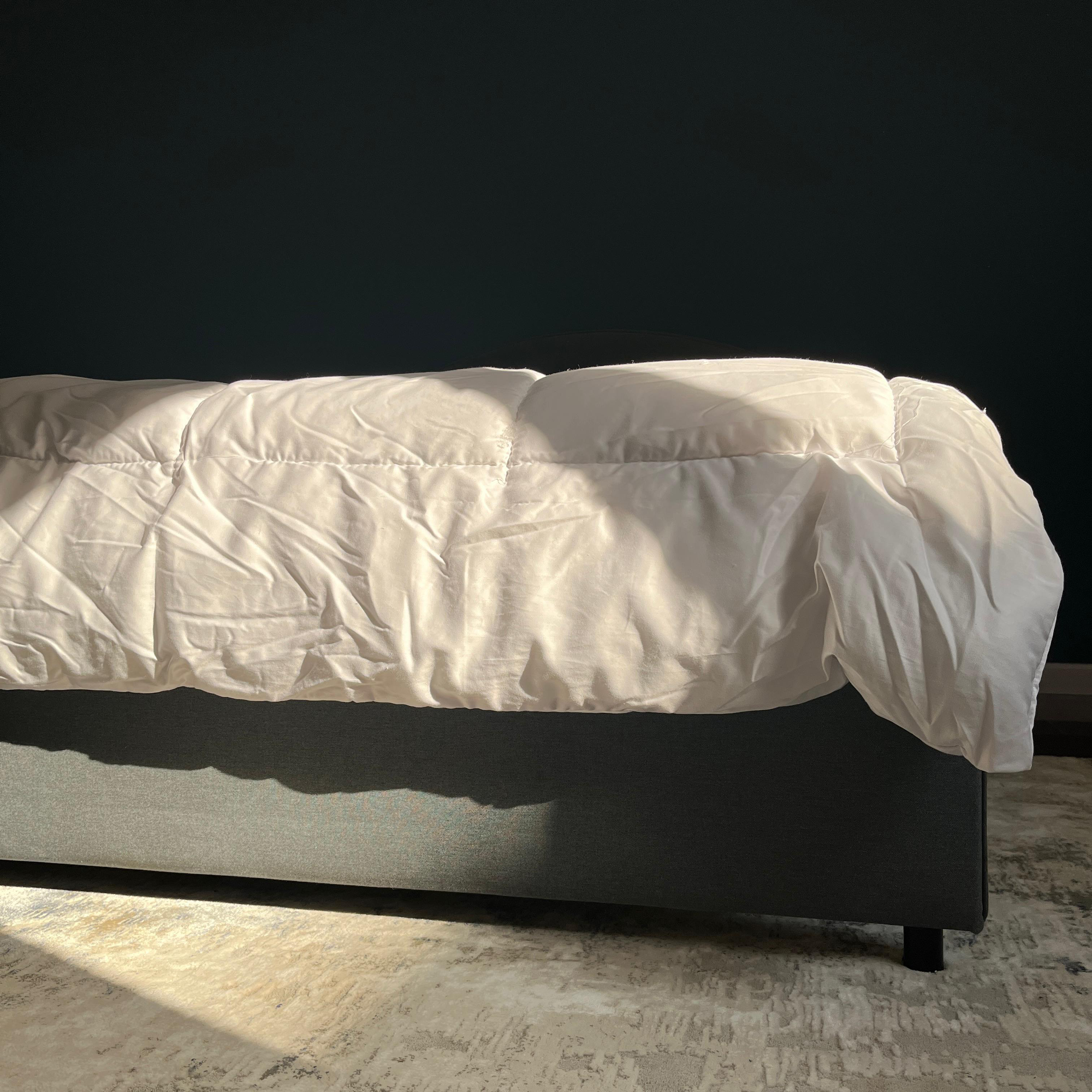 White microfiber duvet لحاف مايكروفايبر