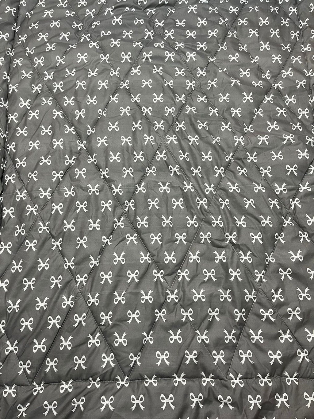 180x230 لحاف فايبر سنجل رمادي نقشة ابيض