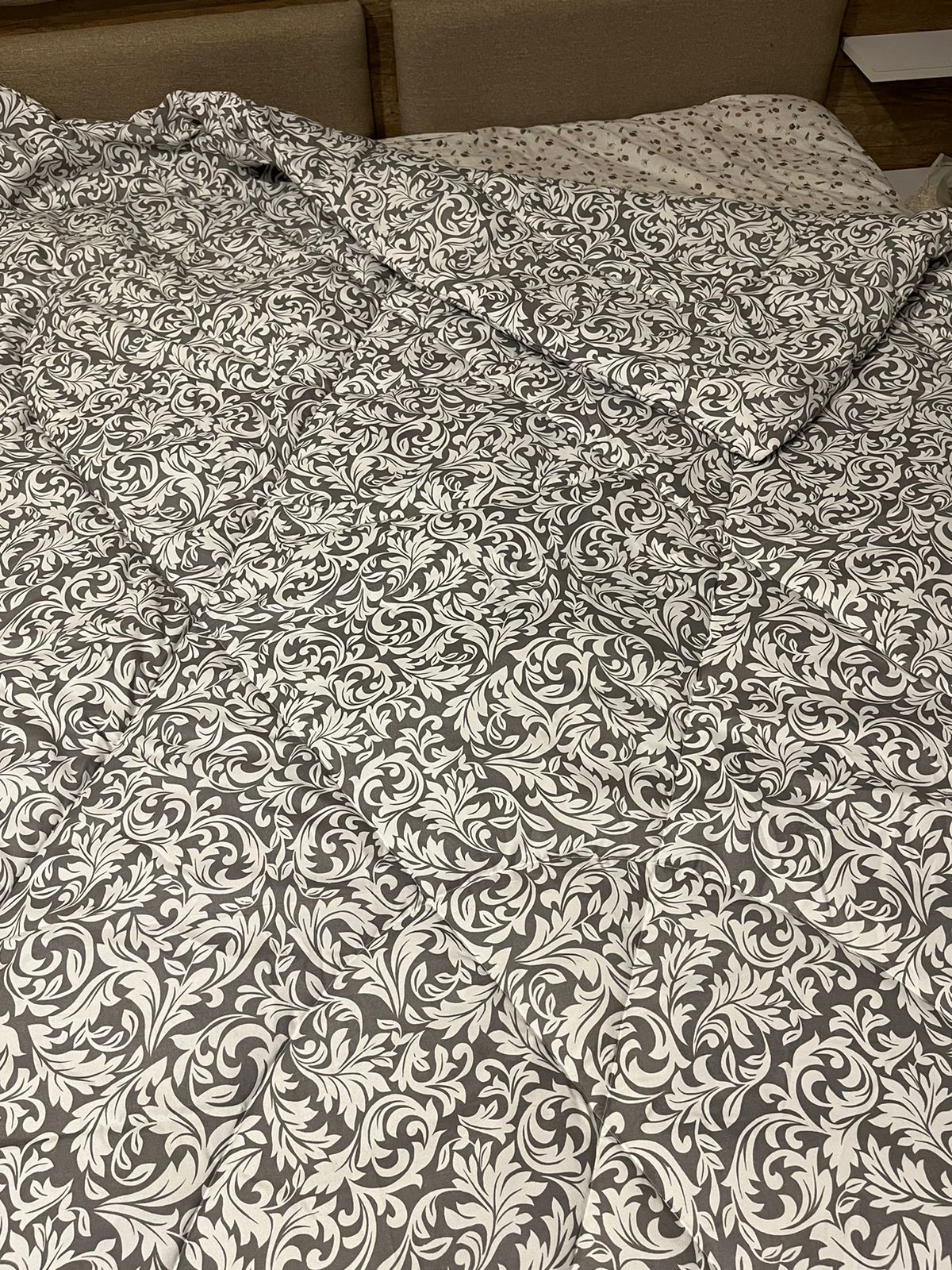 180x220 لحاف رمادي تصميم داماسك مقاس